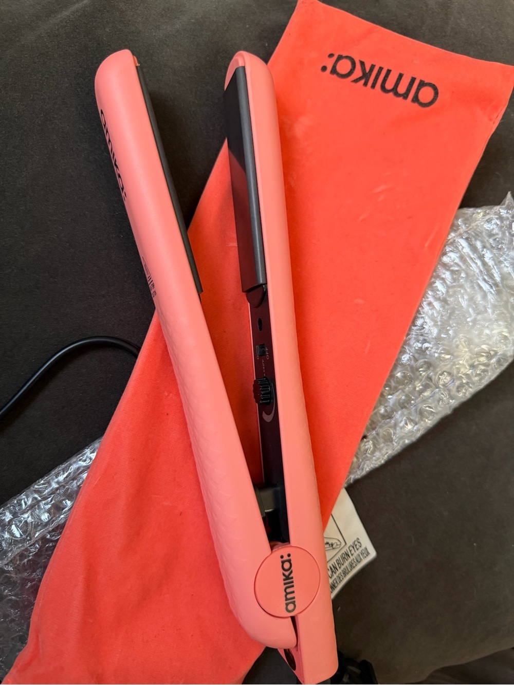 AmikaCoral Pink Hair Straightener with Matching Pouch
